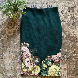 New York & Company Dark Green Floral Pencil Skirt